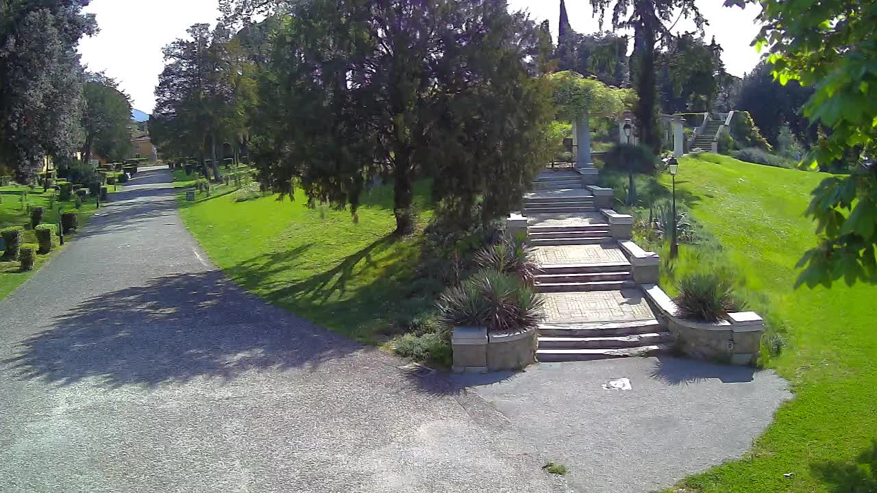 Parco Coronini-Cronberg Live Webcam – Green Oasis