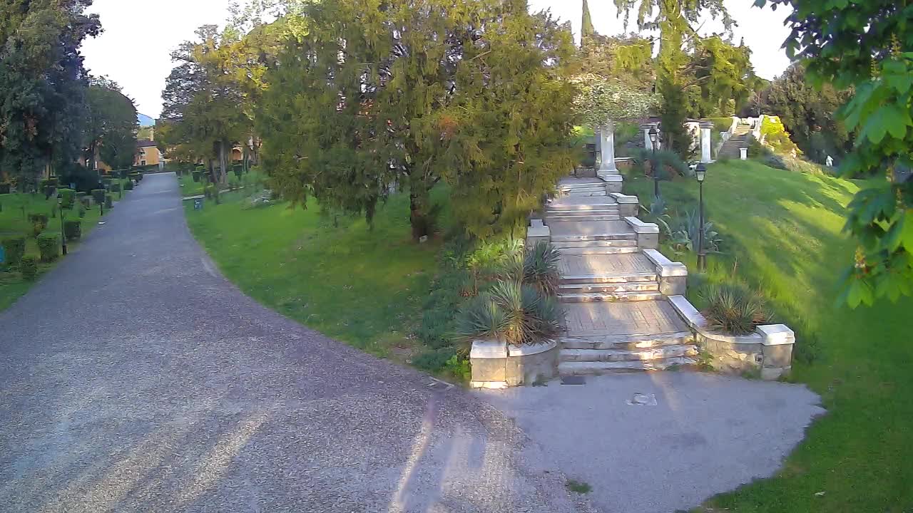Parco Coronini-Cronberg Live Webcam – Green Oasis