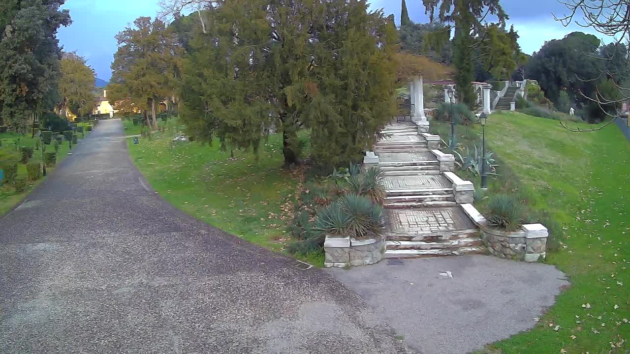 Parco Coronini-Cronberg Live Webcam – Green Oasis