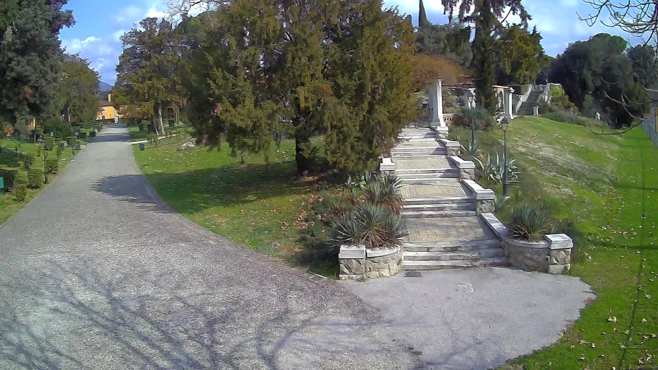 Parco Coronini-Cronberg Live Webcam – Green Oasis