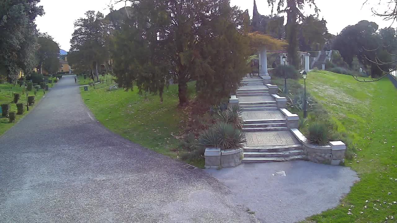 Parco Coronini-Cronberg Live Webcam – Green Oasis