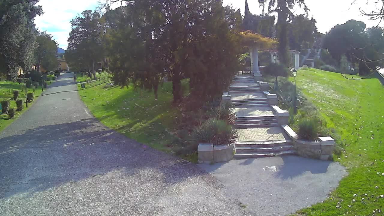 Parco Coronini-Cronberg Live Webcam – Green Oasis