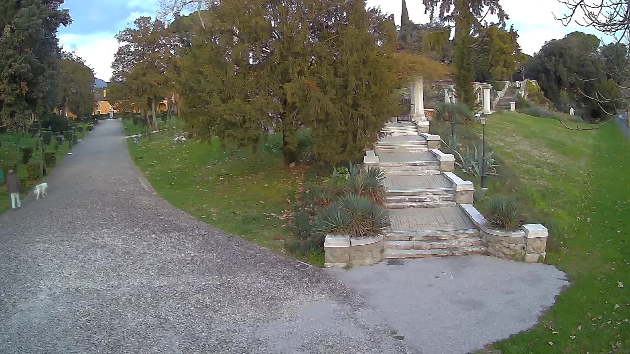 Parco Coronini-Cronberg Live Webcam – Green Oasis