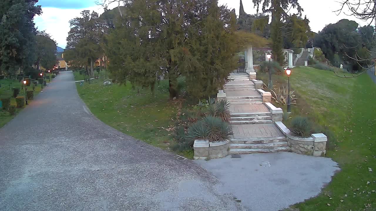 Parco Coronini-Cronberg Live Webcam – Green Oasis