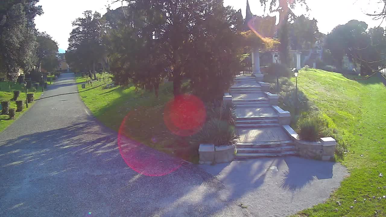 Spletna kamera park Coronini Kronberg – Gorica