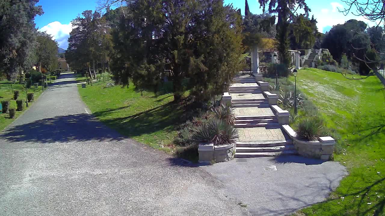 Spletna kamera park Coronini Kronberg – Gorica