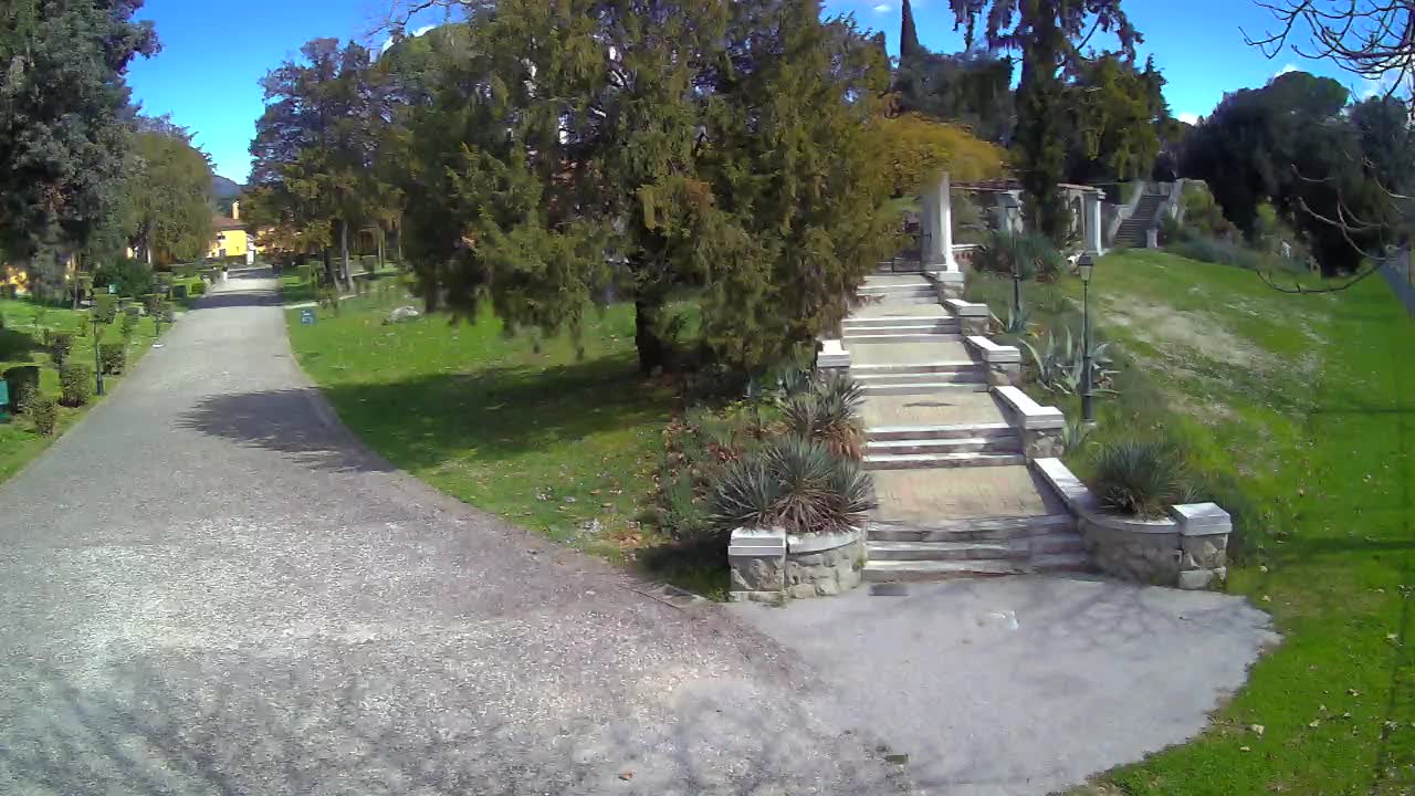 Parco Coronini-Cronberg Live Webcam – Green Oasis