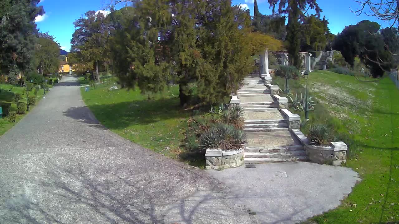 Parco Coronini-Cronberg Live Webcam – Green Oasis