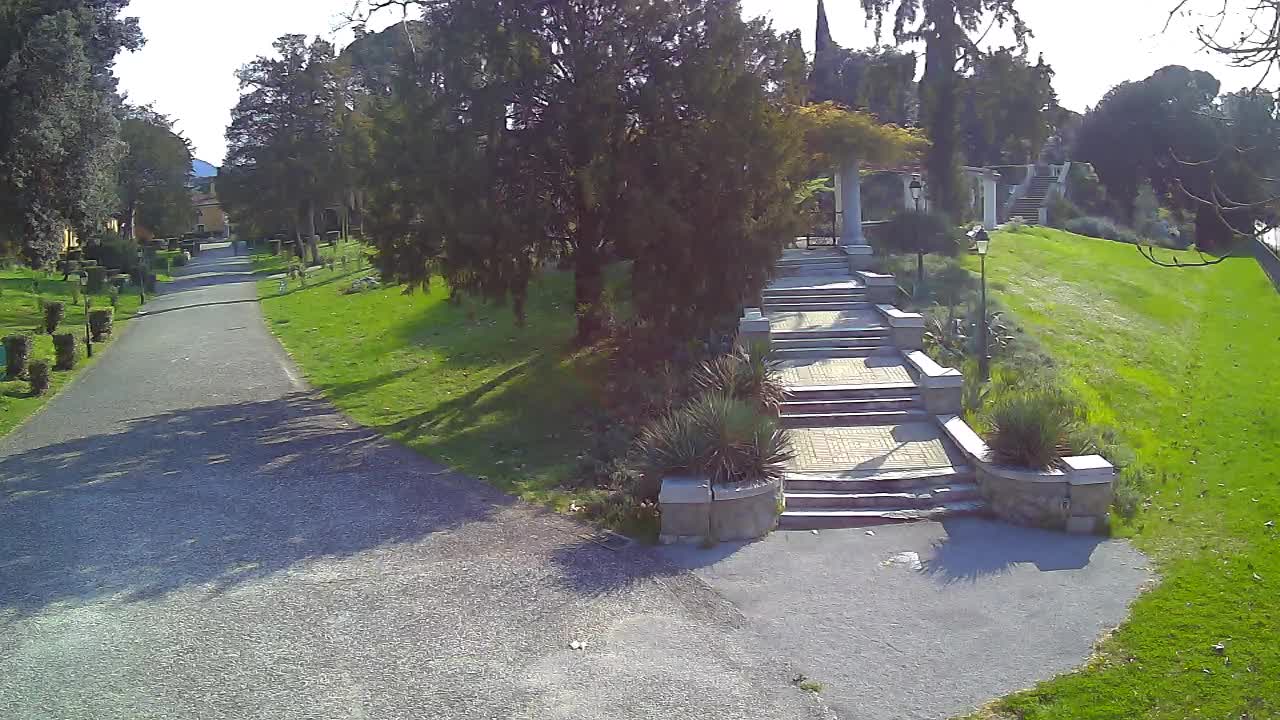 Parco Coronini-Cronberg Live Webcam – Green Oasis