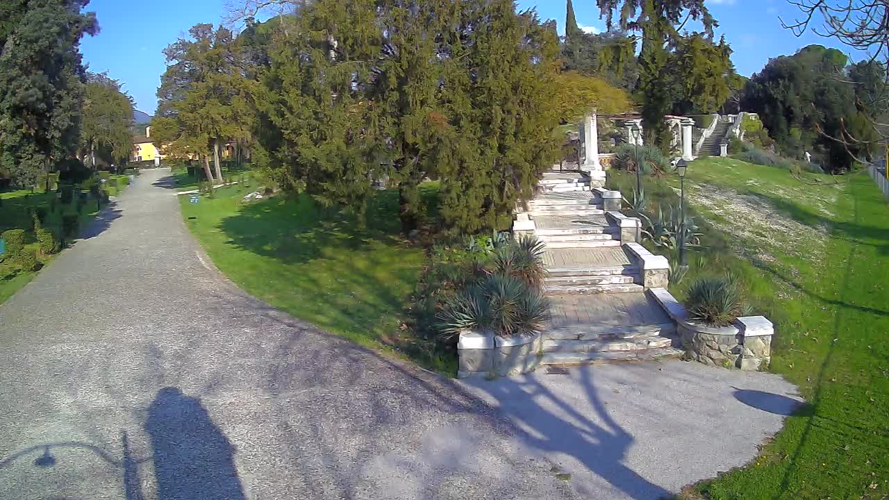 Parco Coronini-Cronberg Live Webcam – Green Oasis