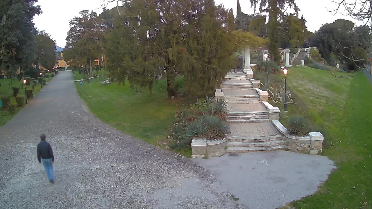 Parco Coronini-Cronberg Live Webcam – Green Oasis