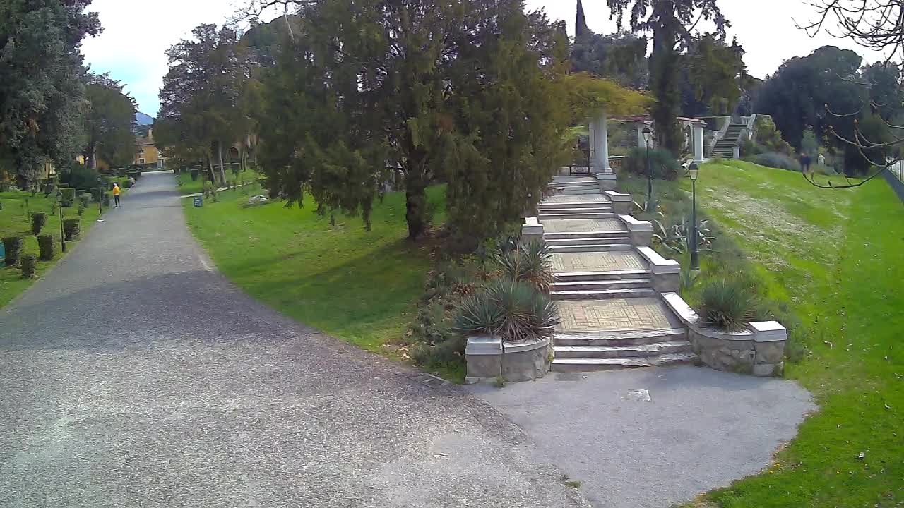Parco Coronini-Cronberg Live Webcam – Green Oasis