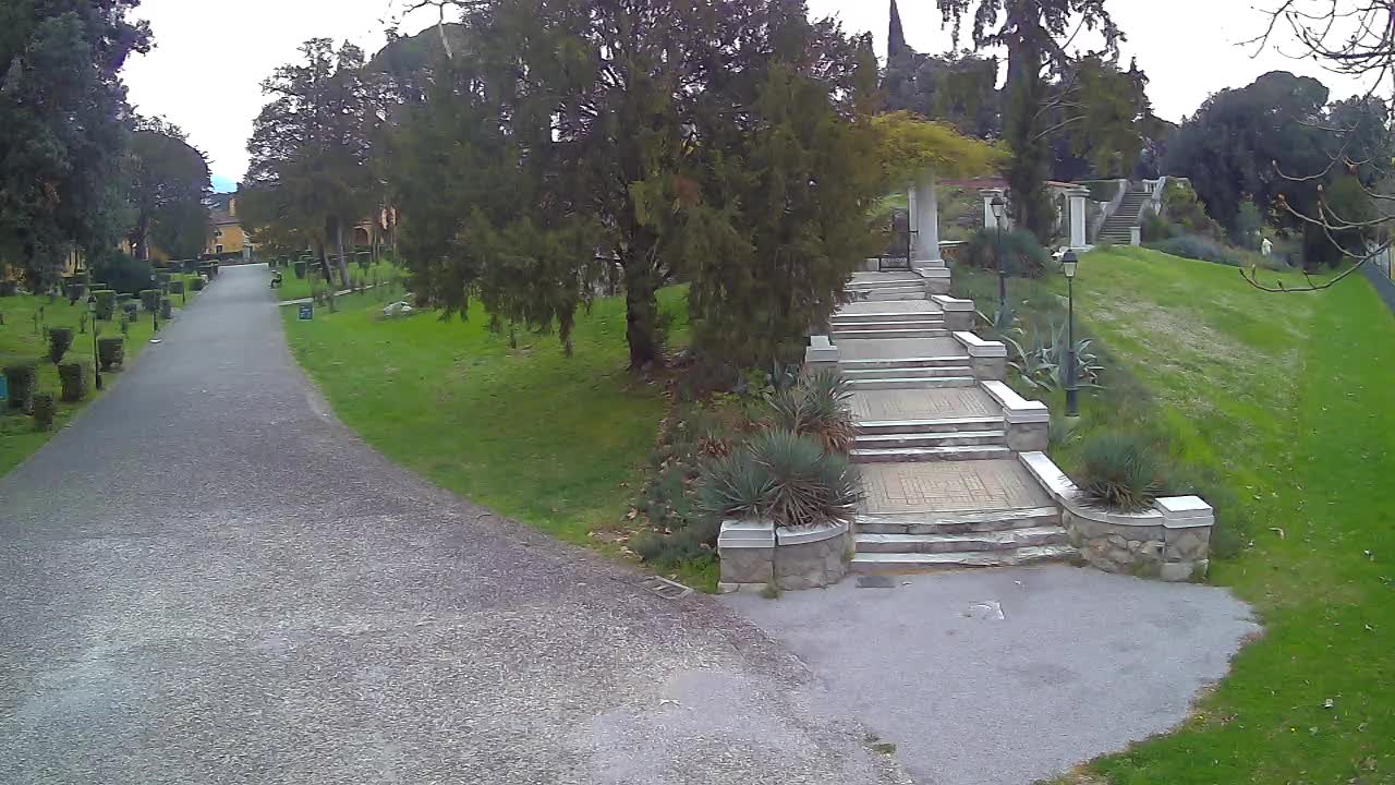 Parco Coronini-Cronberg Live Webcam – Green Oasis