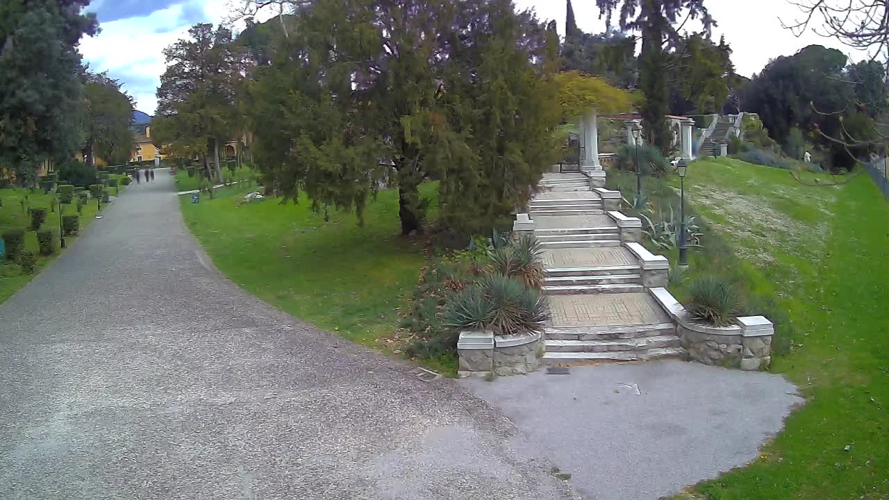 Parco Coronini-Cronberg Live Webcam – Green Oasis