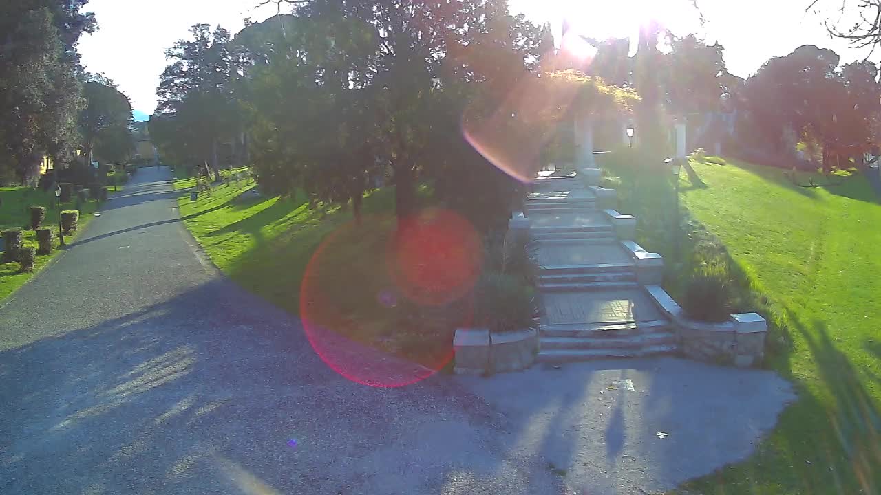 Parco Coronini-Cronberg Live Webcam – Green Oasis