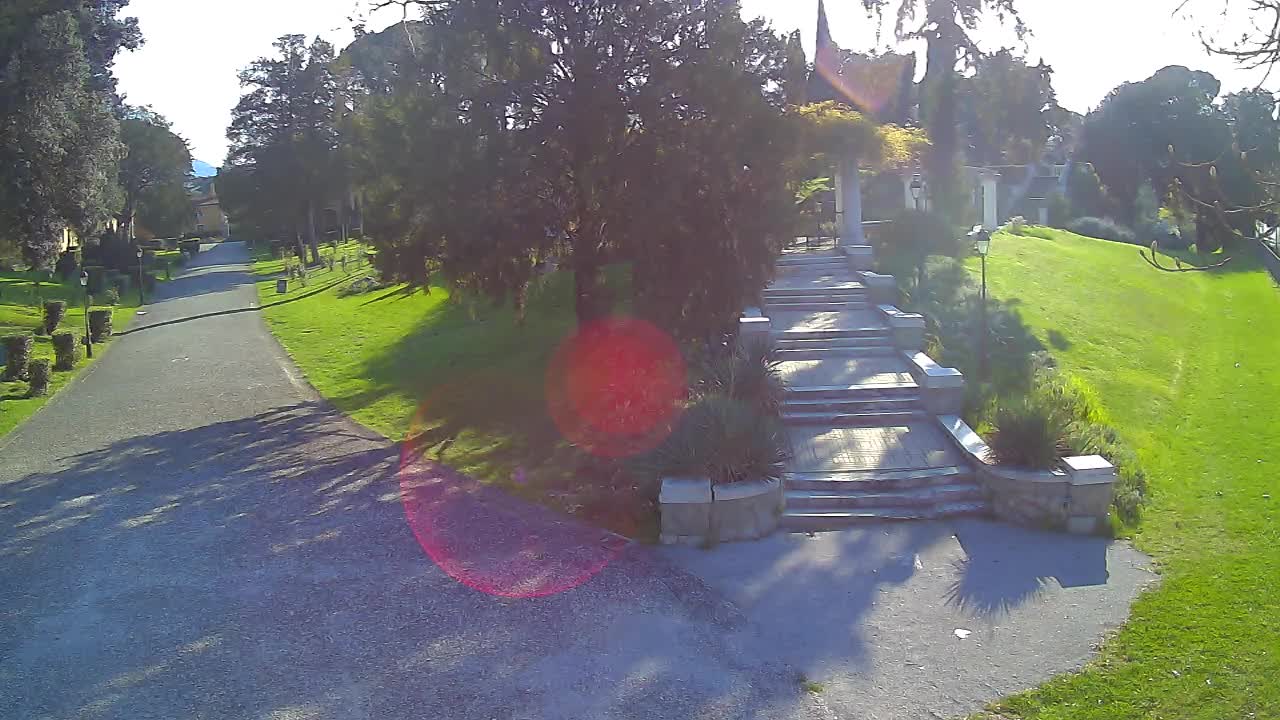 Parco Coronini-Cronberg Live Webcam – Green Oasis