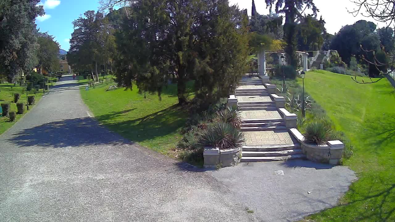 Parco Coronini-Cronberg Live Webcam – Green Oasis