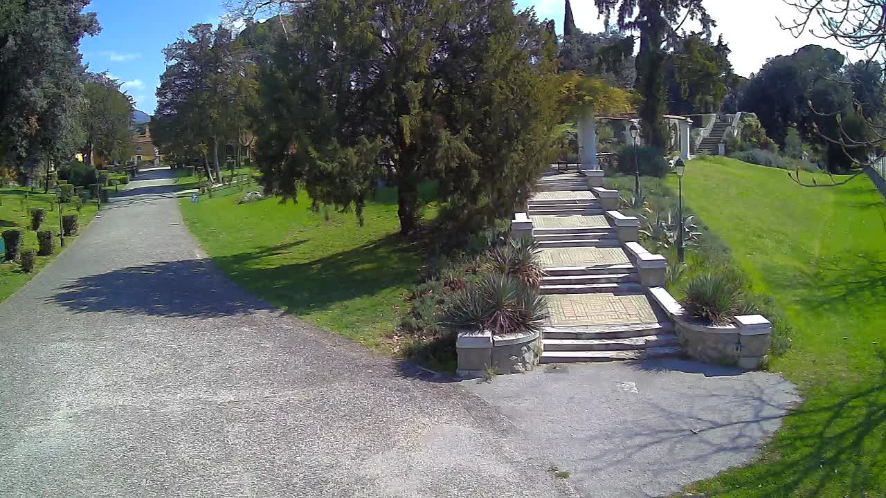 Parco Coronini-Cronberg Live Webcam – Green Oasis