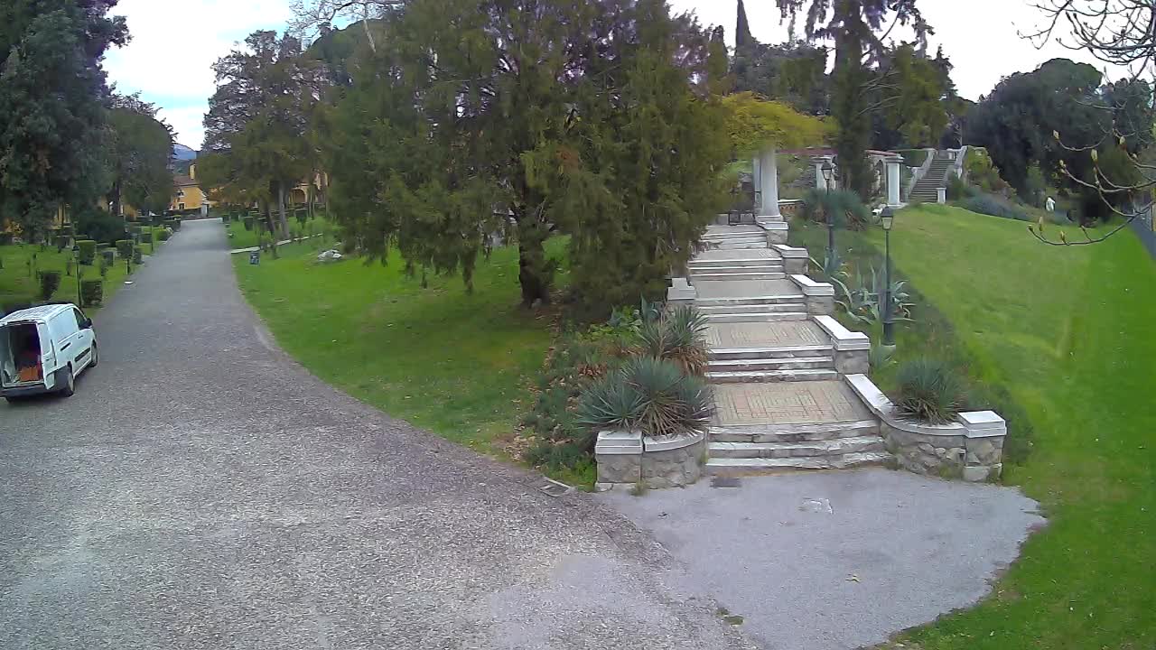Parco Coronini-Cronberg Live Webcam – Green Oasis