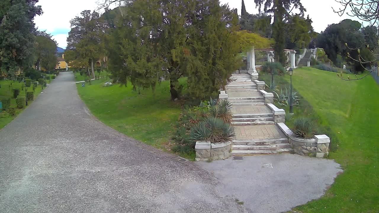Parco Coronini-Cronberg Live Webcam – Green Oasis