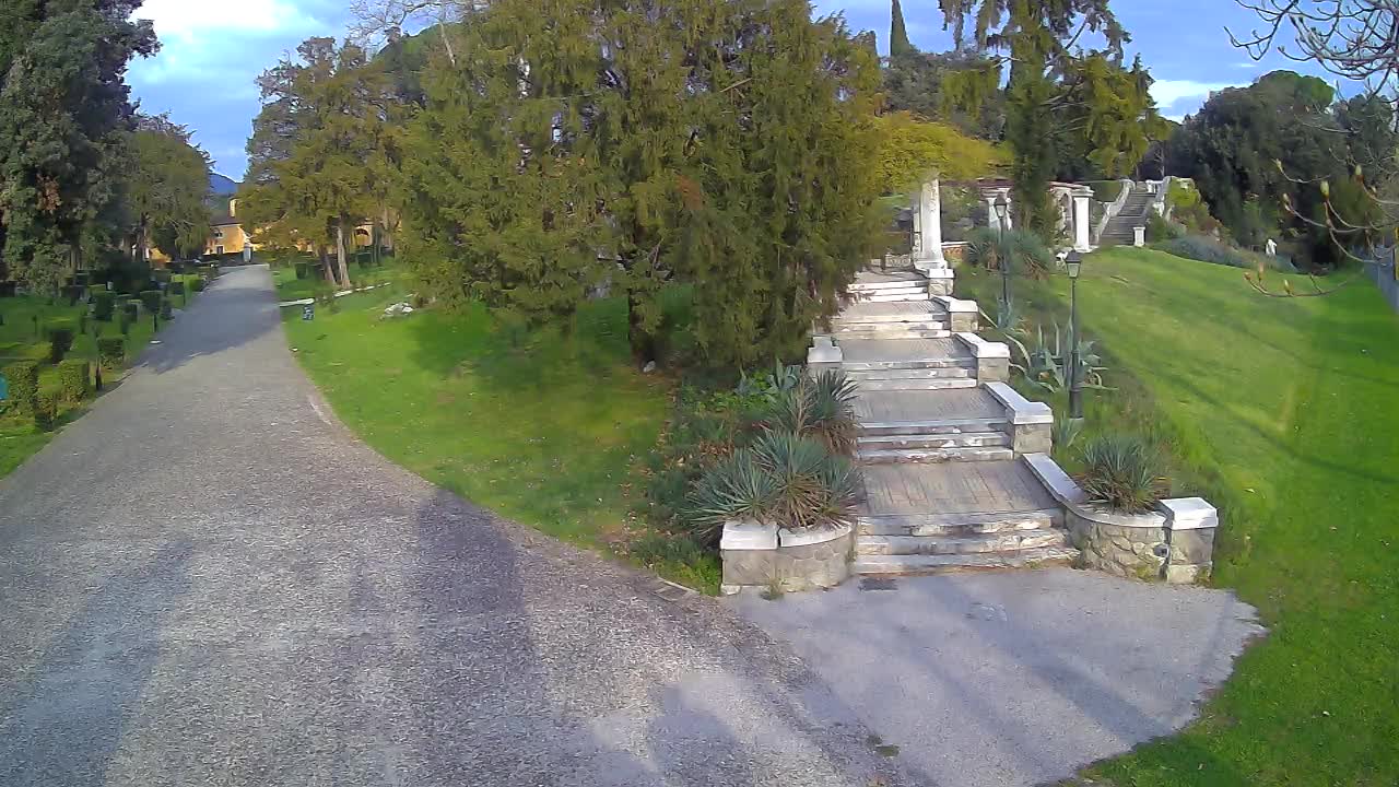Parco Coronini-Cronberg Live Webcam – Green Oasis