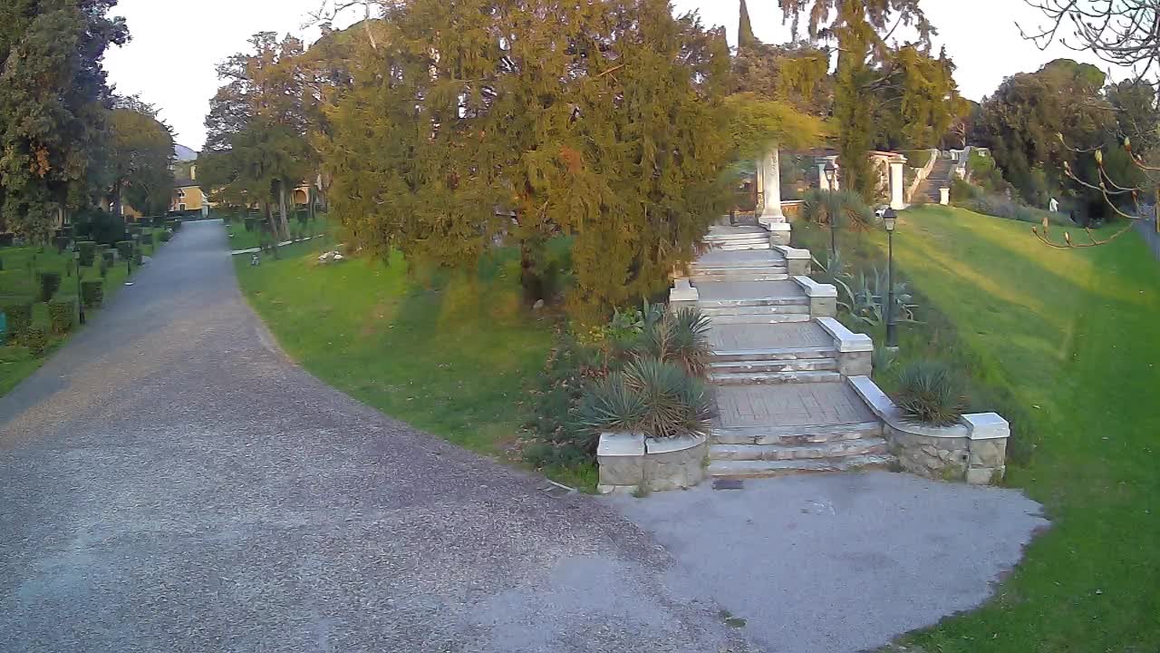 Spletna kamera park Coronini Kronberg – Gorica