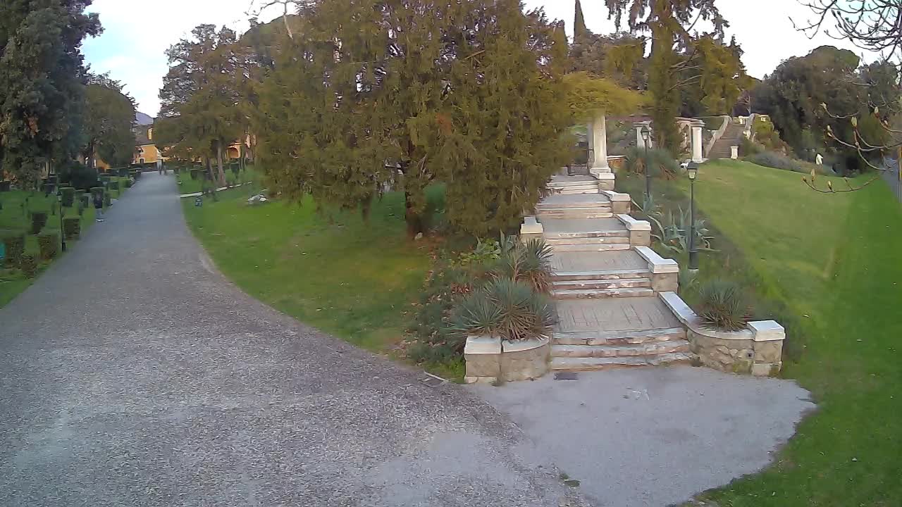 Parco Coronini-Cronberg Live Webcam – Green Oasis