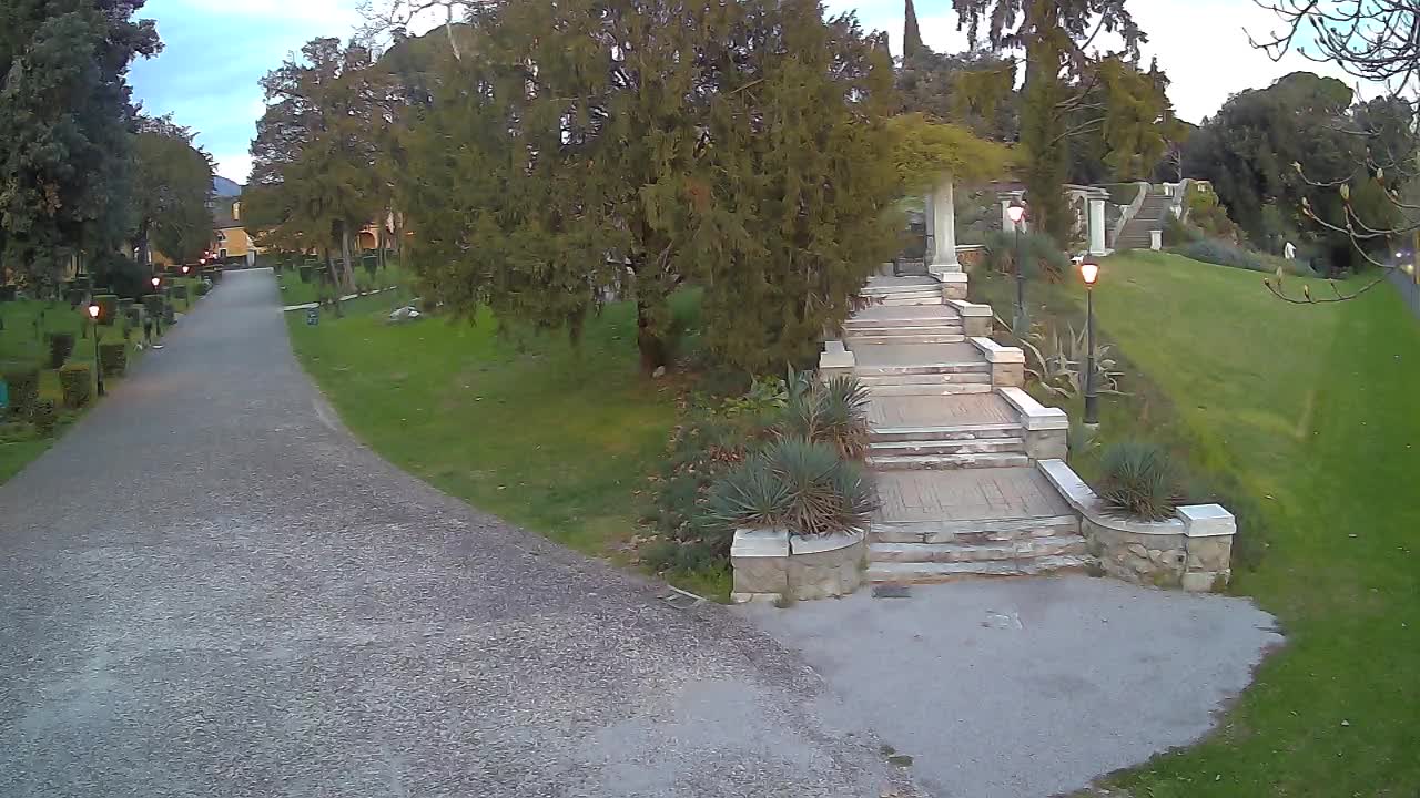 Parco Coronini-Cronberg Live Webcam – Green Oasis