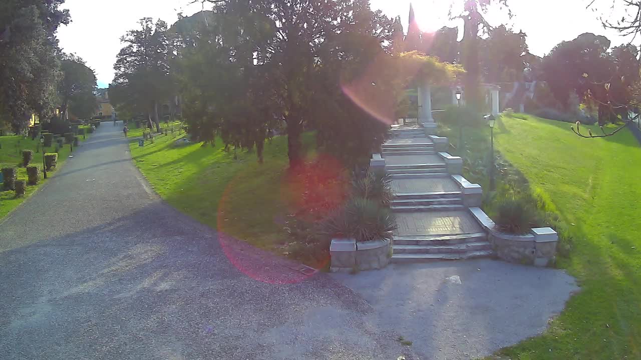 Spletna kamera park Coronini Kronberg – Gorica