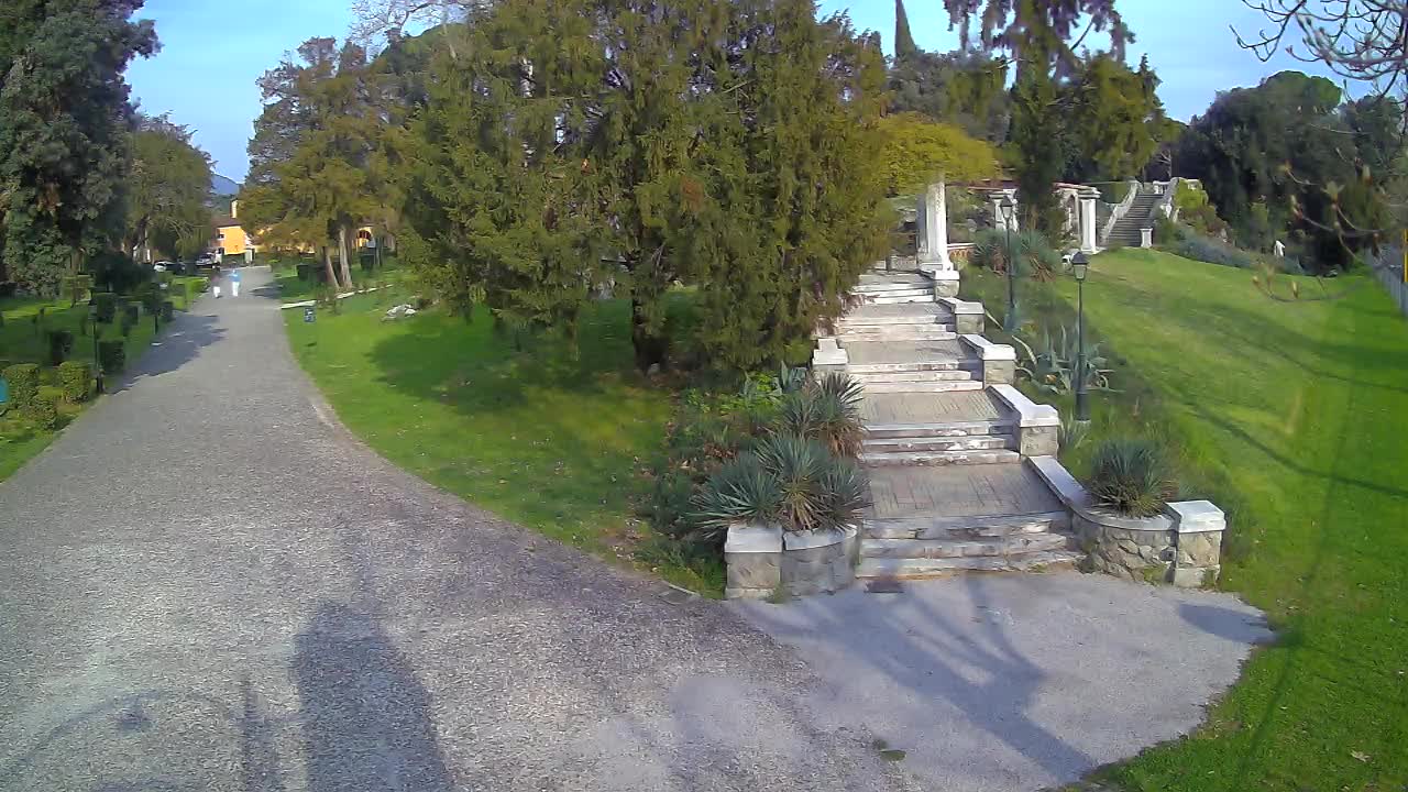 Parco Coronini-Cronberg Live Webcam – Green Oasis