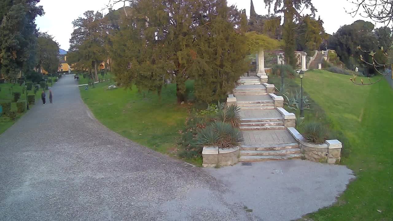 Parco Coronini-Cronberg Live Webcam – Green Oasis