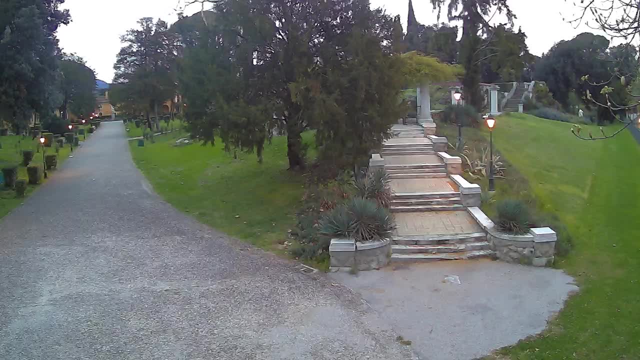 Parco Coronini-Cronberg Live Webcam – Green Oasis