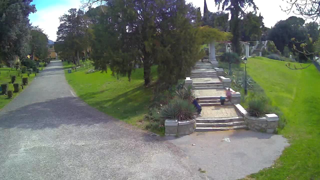 Parco Coronini-Cronberg Live Webcam – Green Oasis