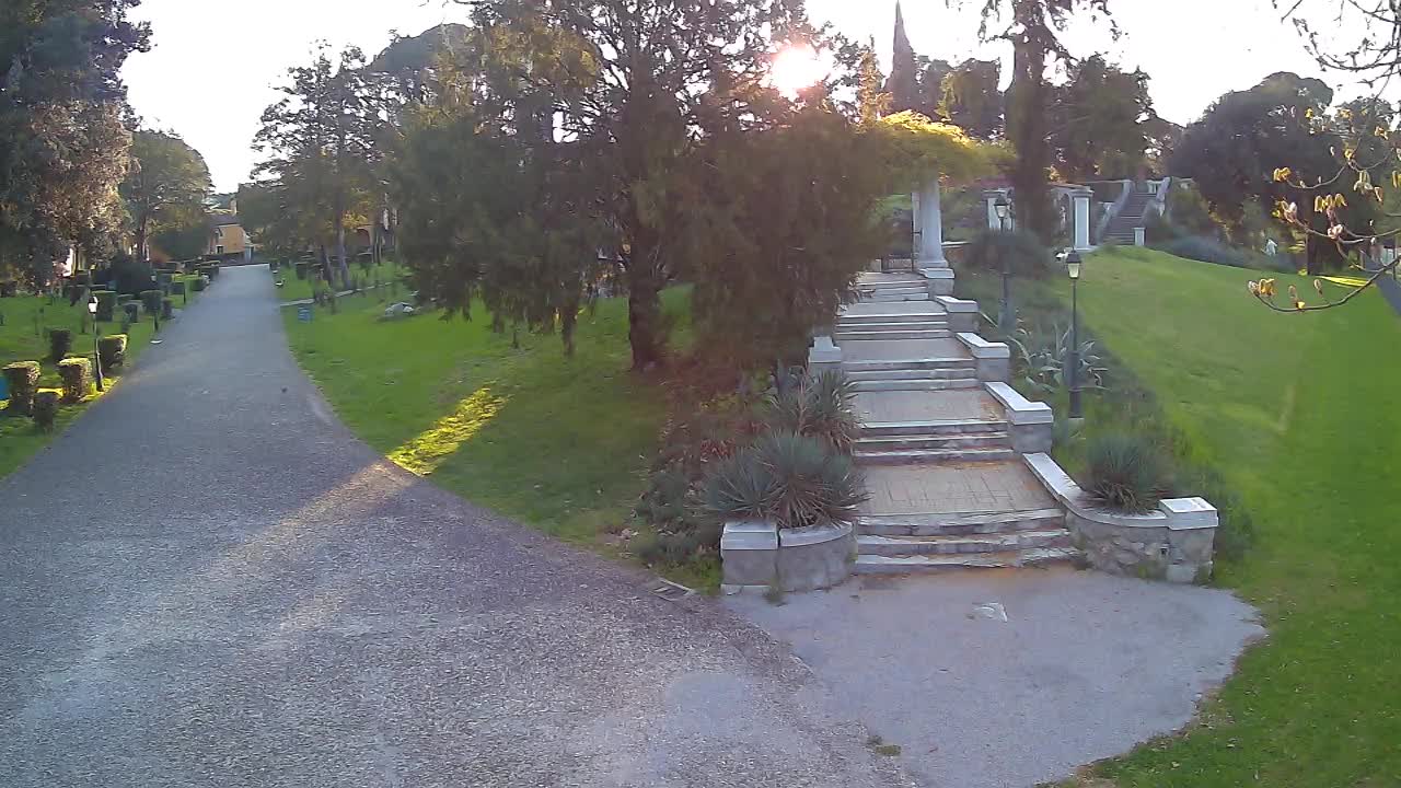 Parco Coronini-Cronberg Live Webcam – Green Oasis
