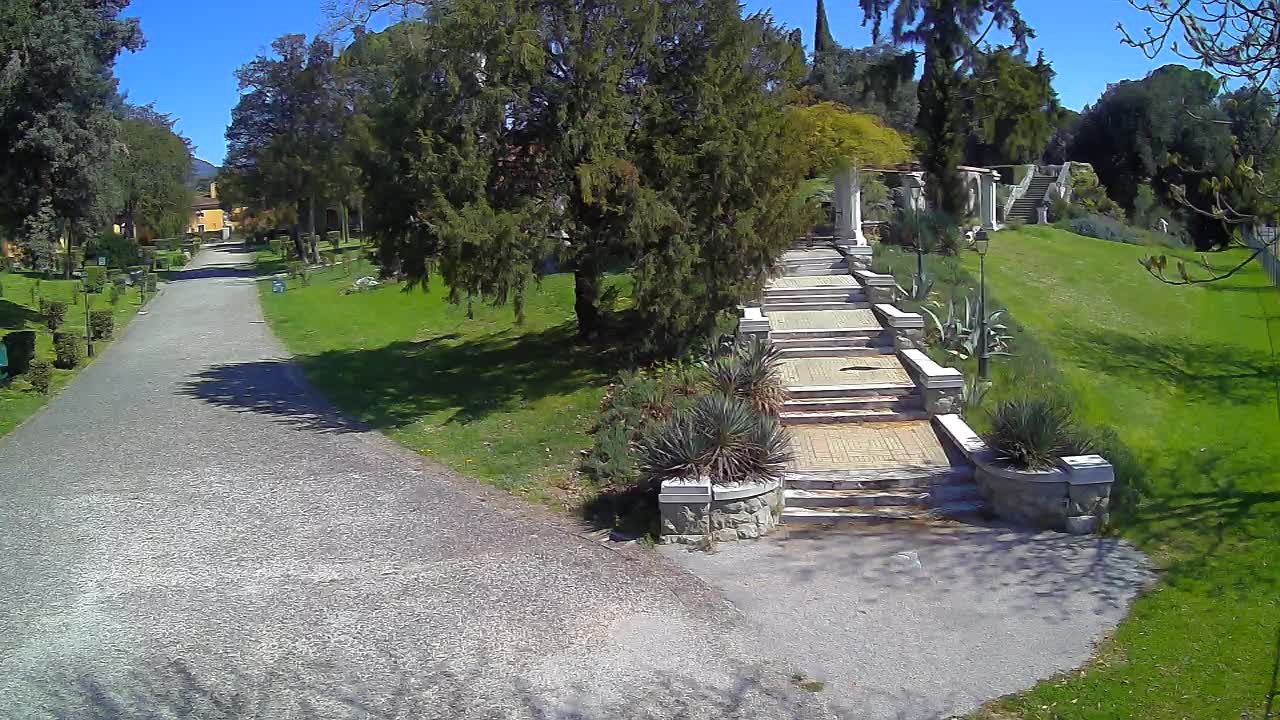 Parco Coronini-Cronberg Live Webcam – Green Oasis