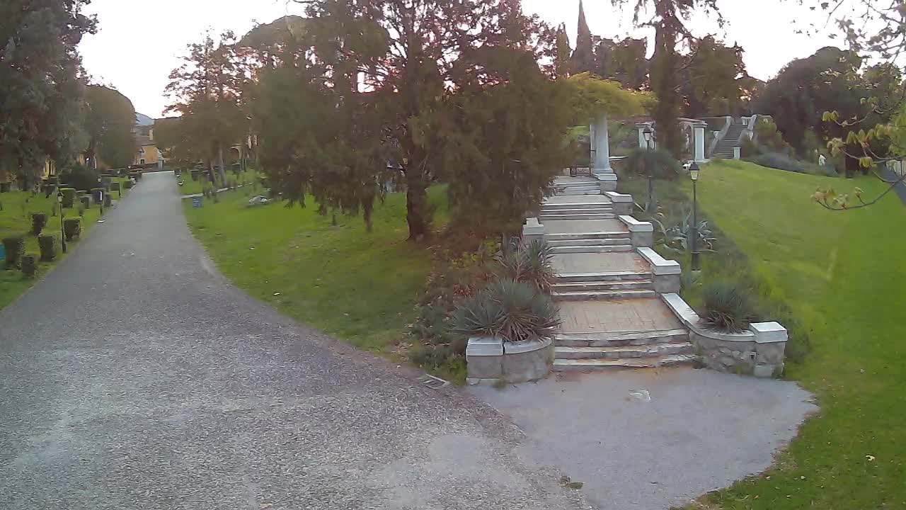 Parco Coronini-Cronberg Live Webcam – Green Oasis