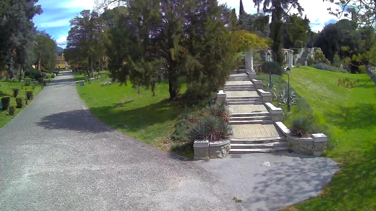 Parco Coronini-Cronberg Live Webcam – Green Oasis