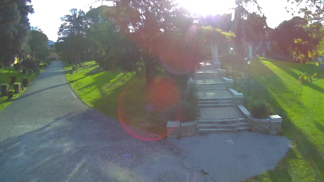 Parco Coronini-Cronberg Live Webcam – Green Oasis