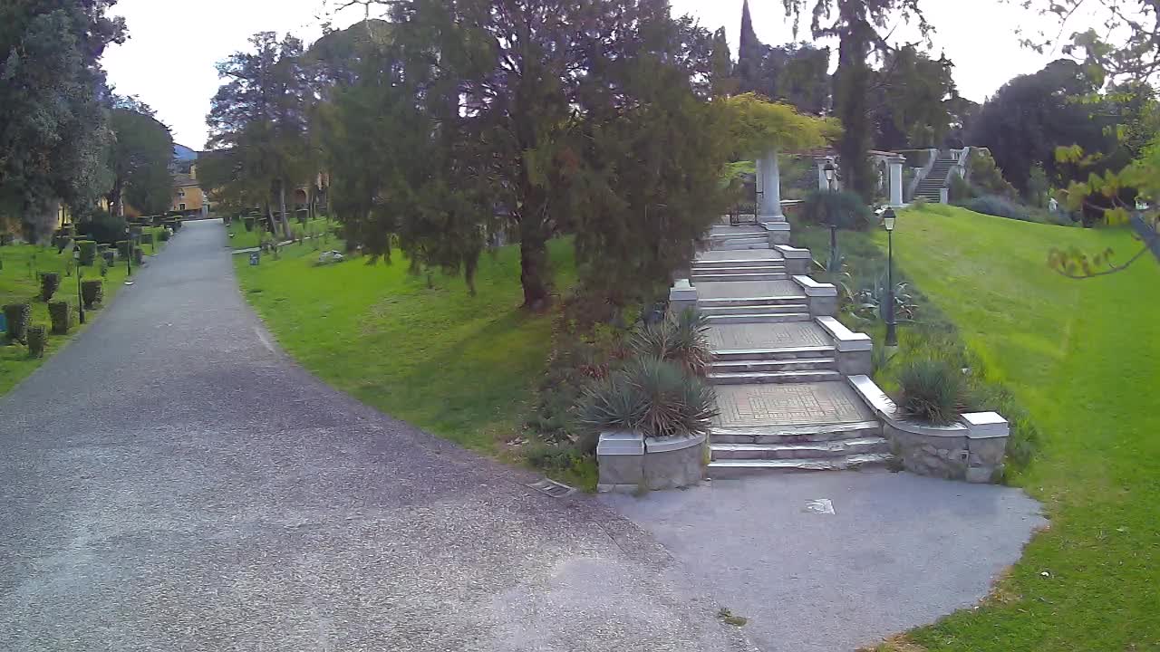 Parco Coronini-Cronberg Live Webcam – Green Oasis