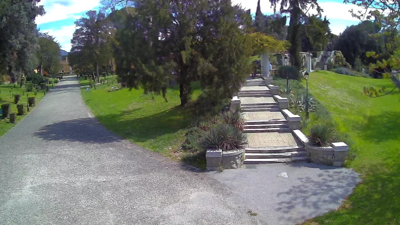 Parco Coronini-Cronberg Live Webcam – Green Oasis