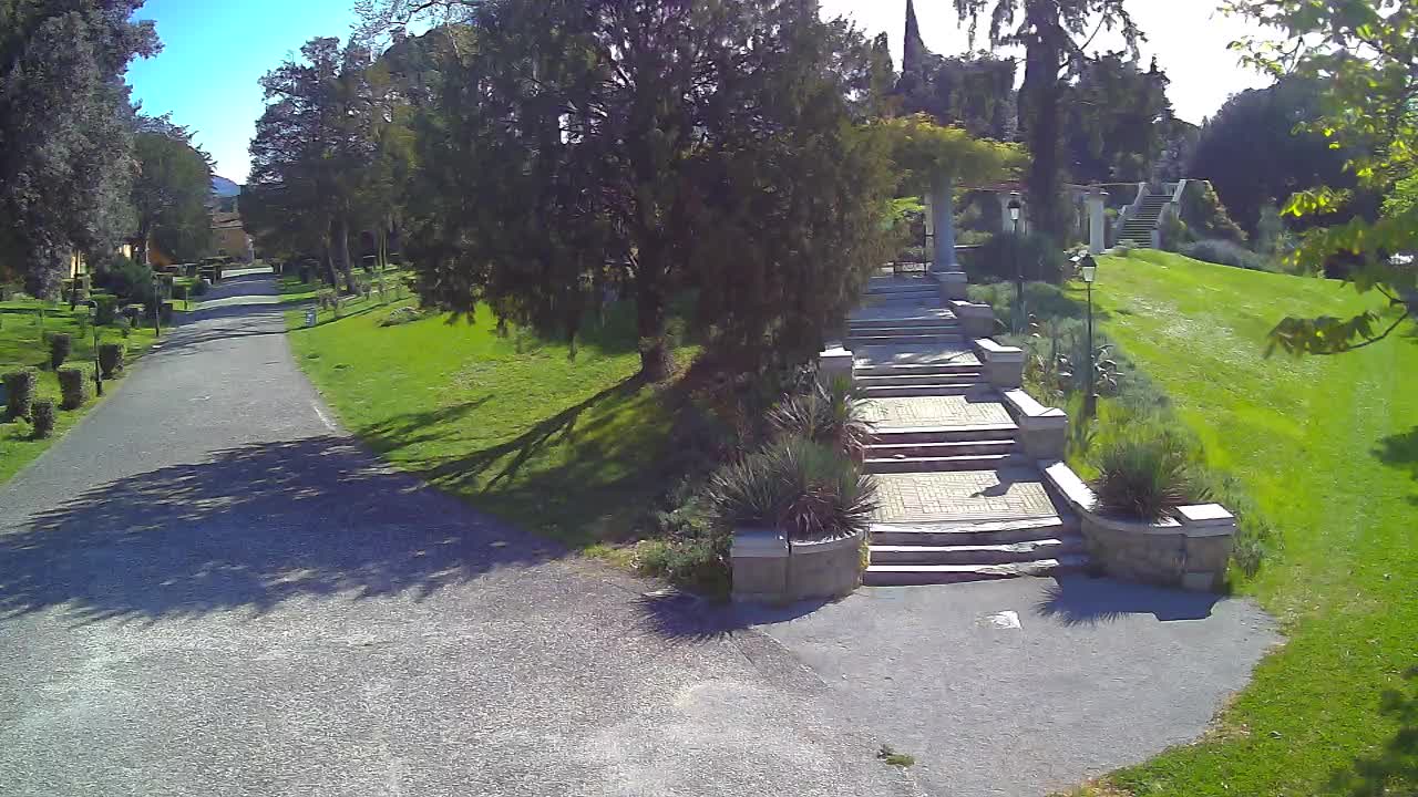 Parco Coronini-Cronberg Live Webcam – Green Oasis