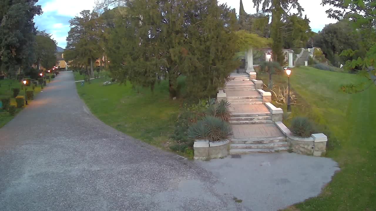 Parco Coronini-Cronberg Live Webcam – Green Oasis