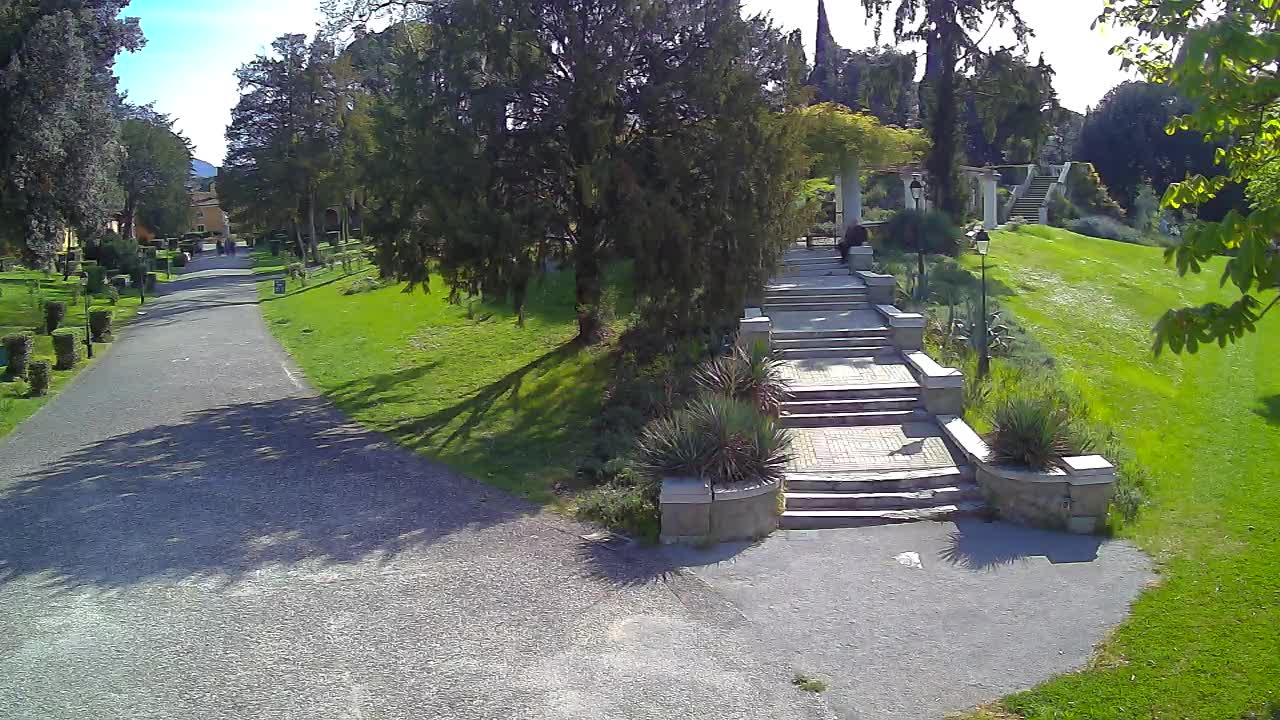 Parco Coronini-Cronberg Live Webcam – Green Oasis
