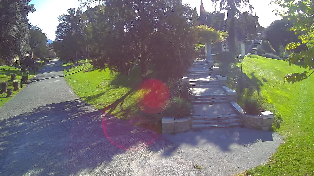 Parco Coronini-Cronberg Live Webcam – Green Oasis