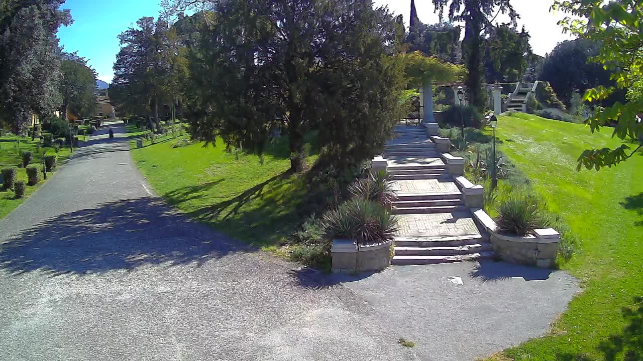 Parco Coronini-Cronberg Live Webcam – Green Oasis
