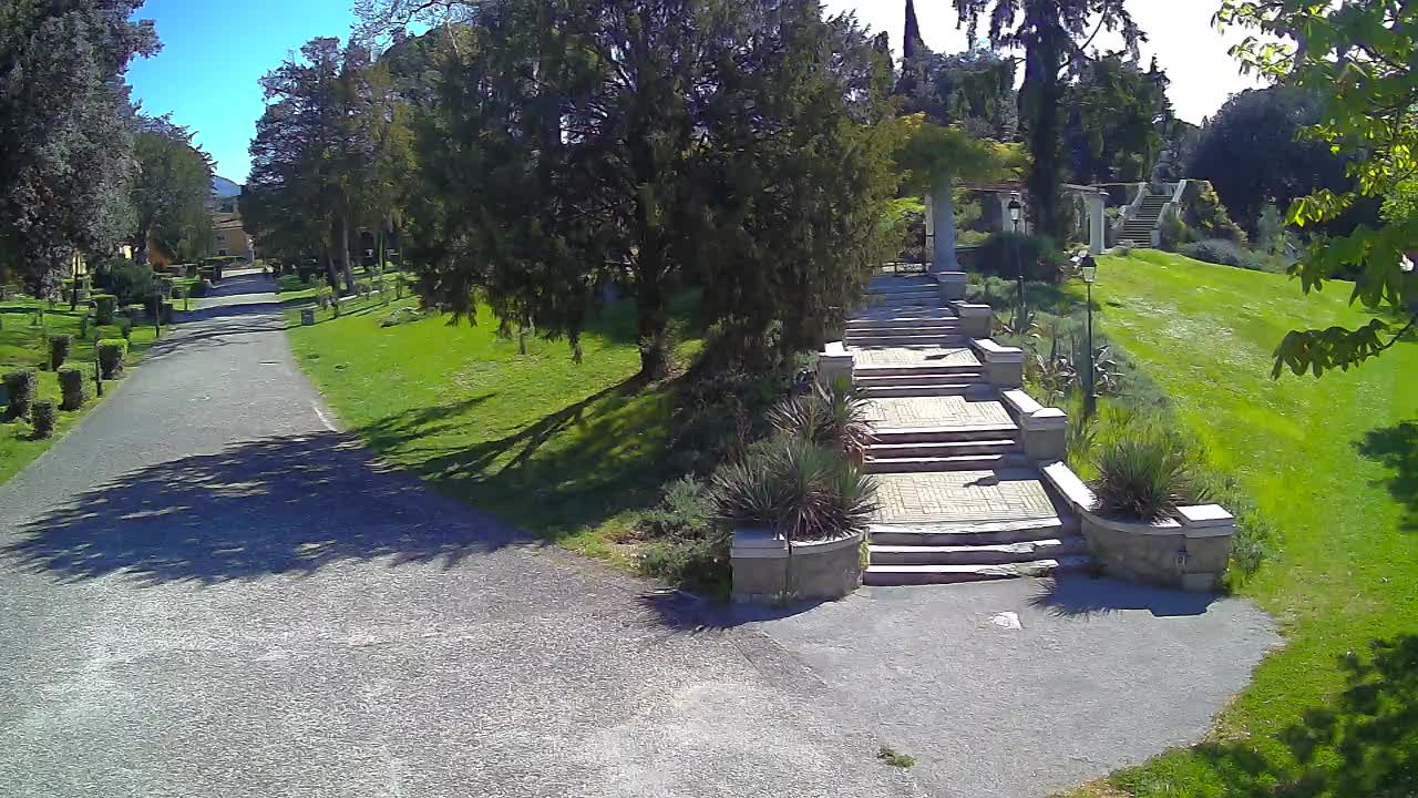 Parco Coronini-Cronberg Live Webcam – Green Oasis