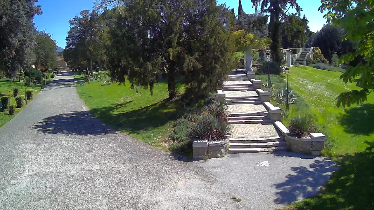 Parco Coronini-Cronberg Live Webcam – Green Oasis