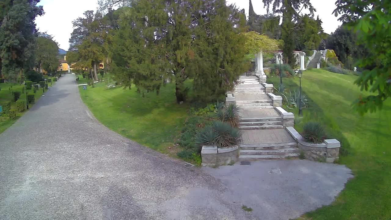 Parco Coronini-Cronberg Live Webcam – Green Oasis
