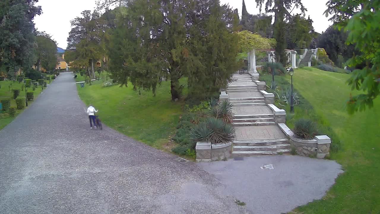 Parco Coronini-Cronberg Live Webcam – Green Oasis