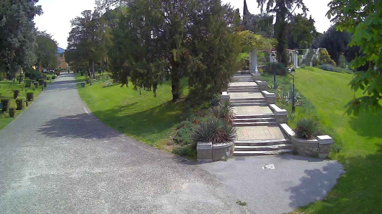 Parco Coronini-Cronberg Live Webcam – Green Oasis